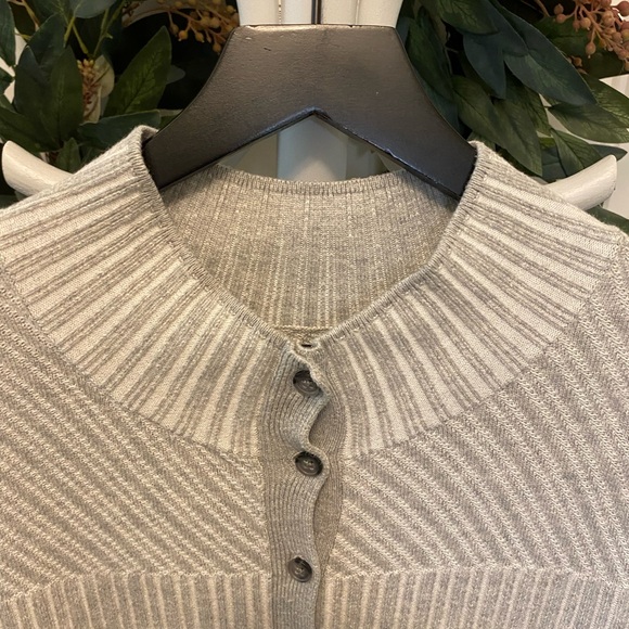 Cute Ribbed Mixed Stripes Open Sides Button Down Cardigan Poncho Sweater SS OS - Picture 3 of 10